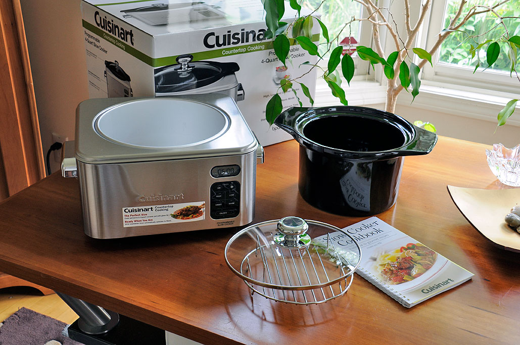 RainyDayKitchen: Cuisinart 4-Quart Slow Cooker FirstLook by Wan